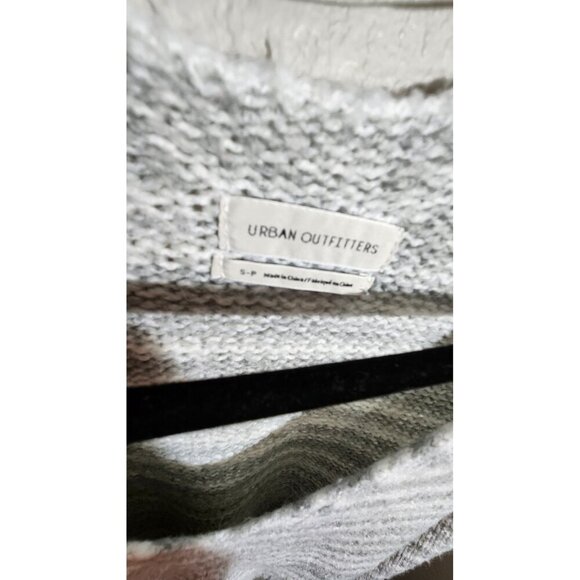 Urban Outfitters Sweater Womens Small Striped Cropped Knit Pullover Cozy - Picture 3 of 11